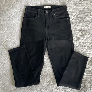 Levi 721 High rise black jean